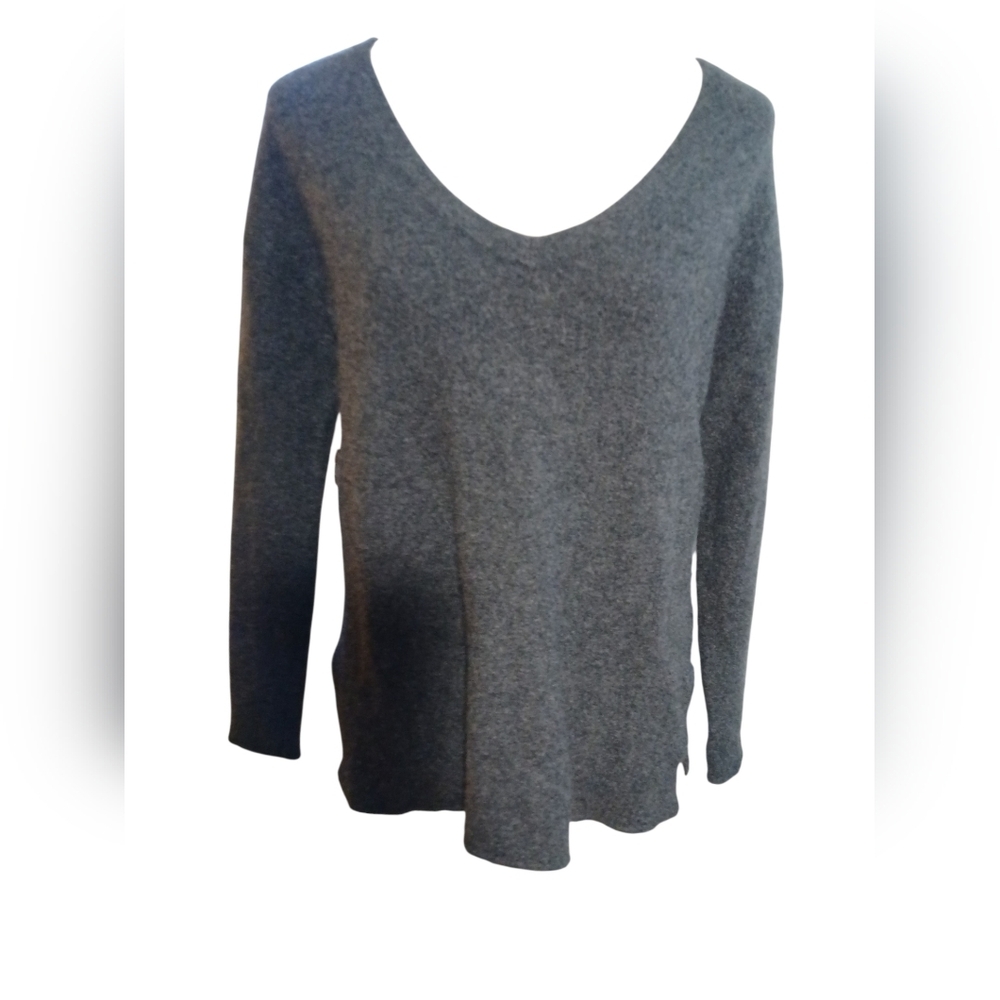 Cashmere V Neck Sweater Very Soft Grey Size Medium